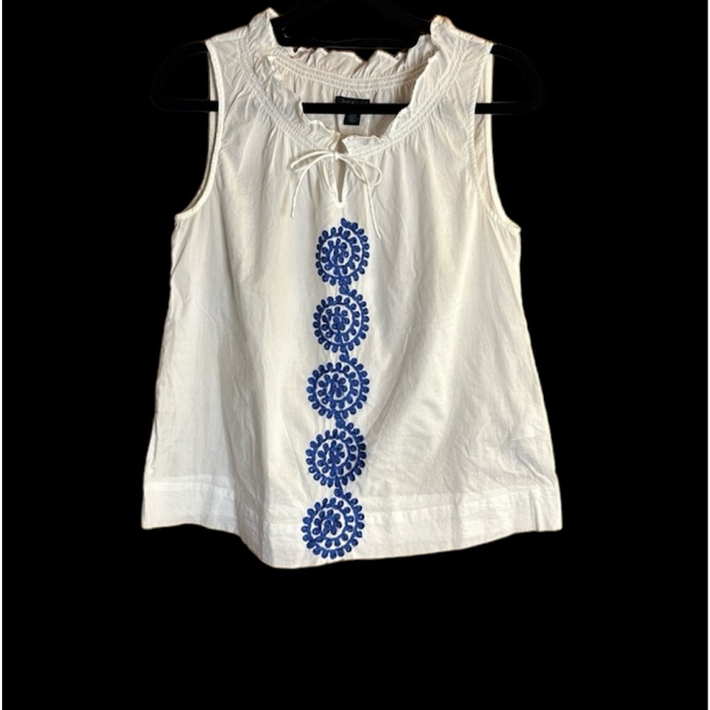 Tommy Hilfiger White Cotton Sleeveless Blouse with Blue Embroidered design - Picture 7 of 9